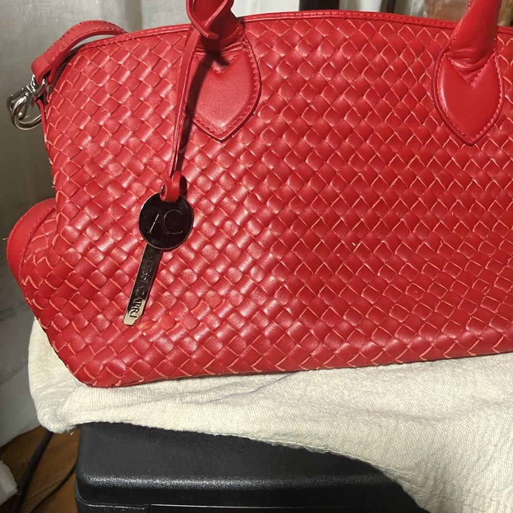 AUTHENTIC ALESSIA CAPRI
RED WOVEN LEATHER CROSSBODY HANDBAG